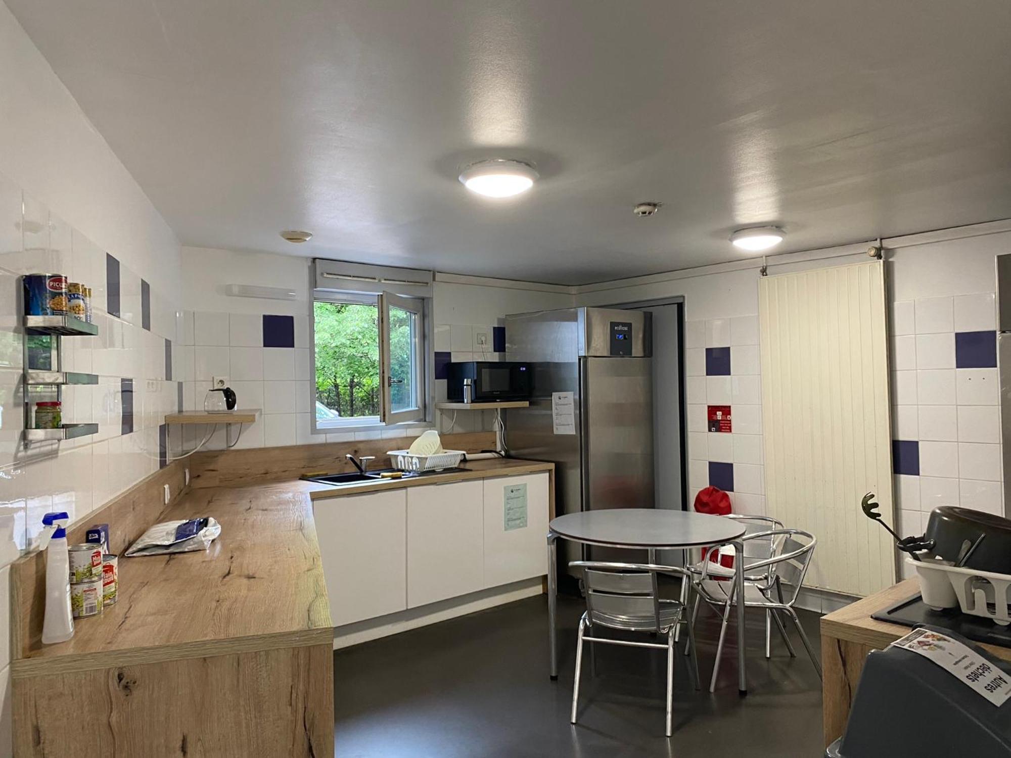 Auberge De Jeunesse Hi Grenoble Échirolles Eksteriør billede